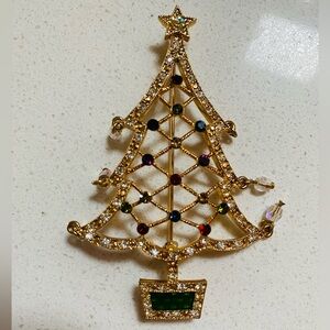 Vintage AVON Enamel Christmas Tree Pin Brooch Holiday 2005